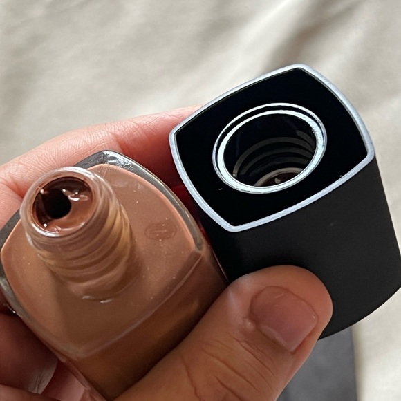 NARS cosmetics foundation - Picture 8 of 10